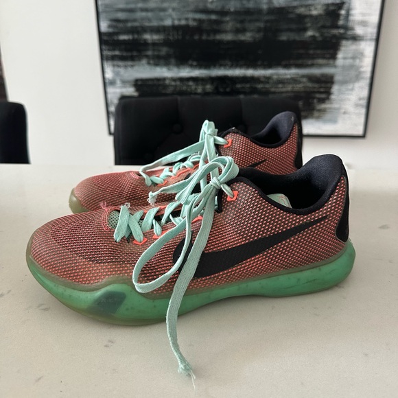 Kobe Sneakers - Picture 1 of 5